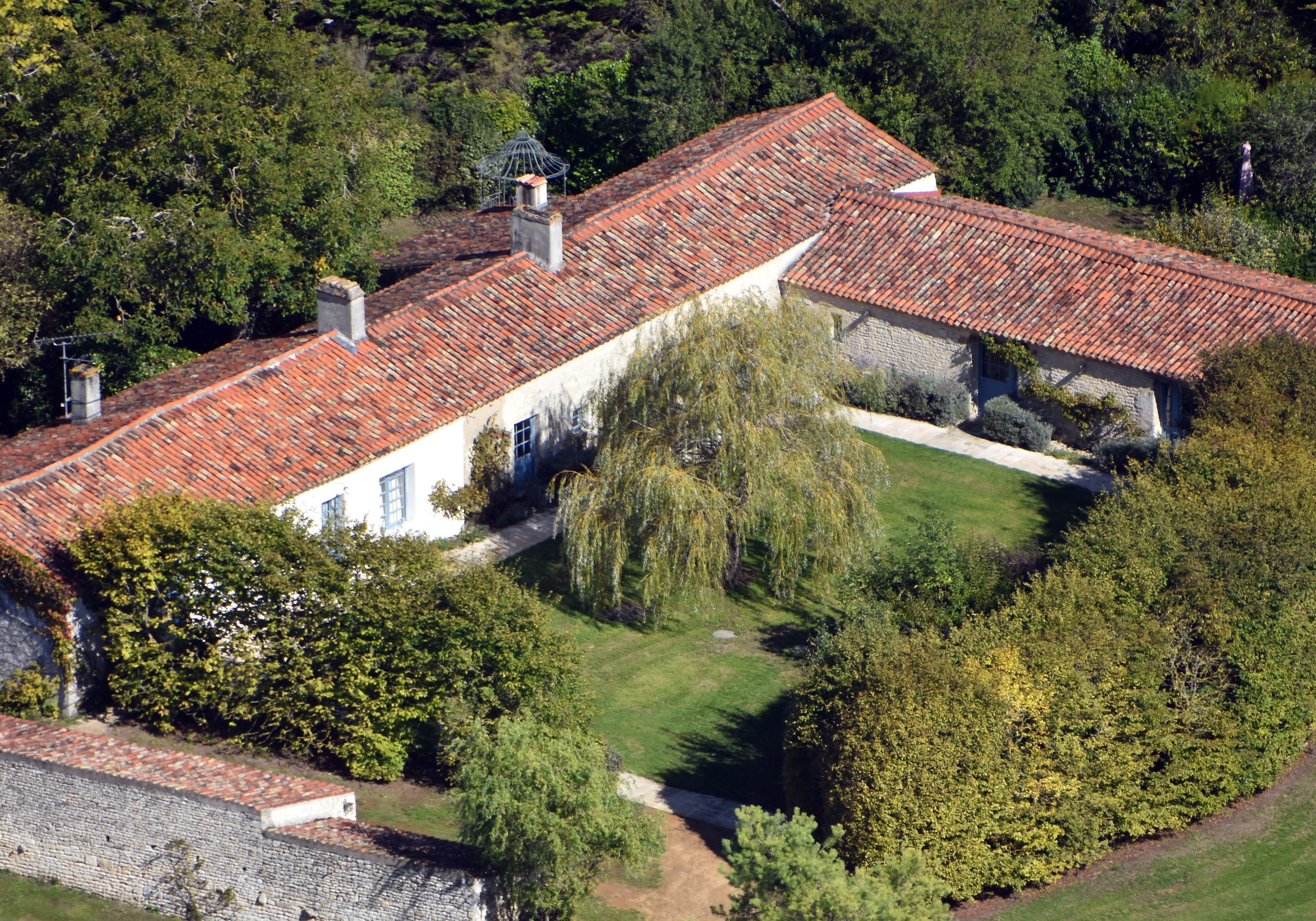 Chateau Abbaye Moreilles Portail Marais Poitevin Le Portail En Marais Poitevin